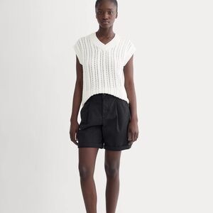 Everlane Pleated Chino Shorts in Black